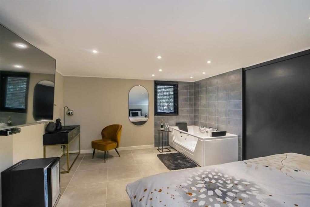Relaxed Luxe "Boszichthuisje" Met Jacuzzi Bospark Ijsselheide Hattemerbroek Esterno foto